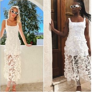 Show me your MuMu white Stephanie DressXXL floral embroidered bridal engagement